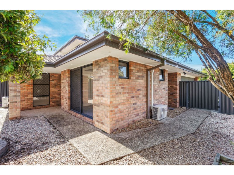 2/2 Armani Avenue, Pimpama QLD 4209