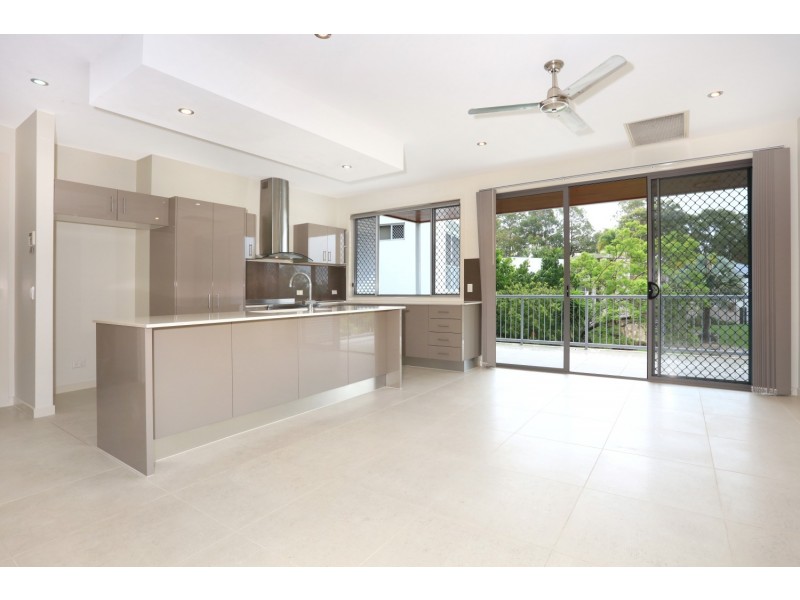 2/51 Canada Place, Arundel QLD 4214