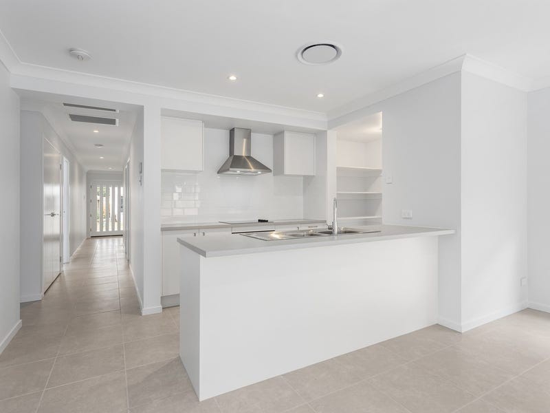 13 Peterson Way, White Rock QLD 4306