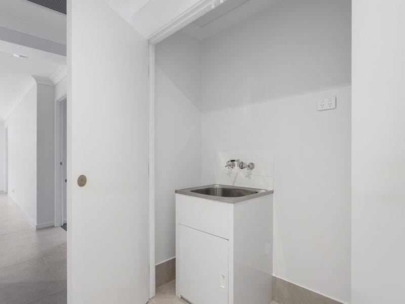 13 Peterson Way, White Rock QLD 4306