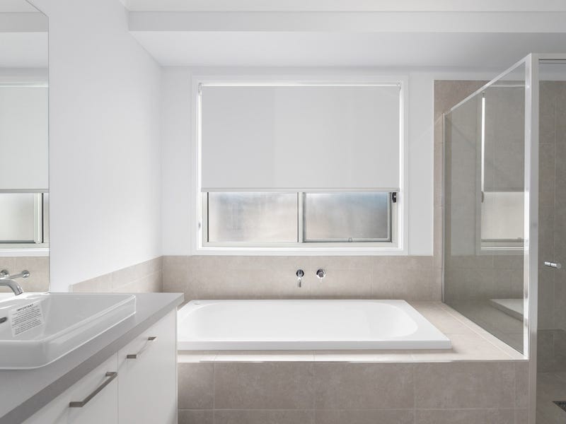 13 Peterson Way, White Rock QLD 4306