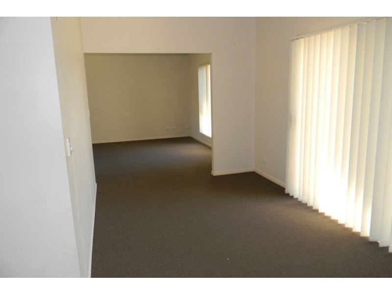 11 Rosefinch Street, Upper Coomera QLD 4209