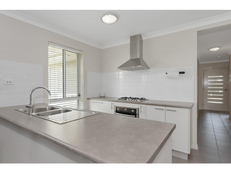 6 Stinson Circuit, Coomera QLD 4209