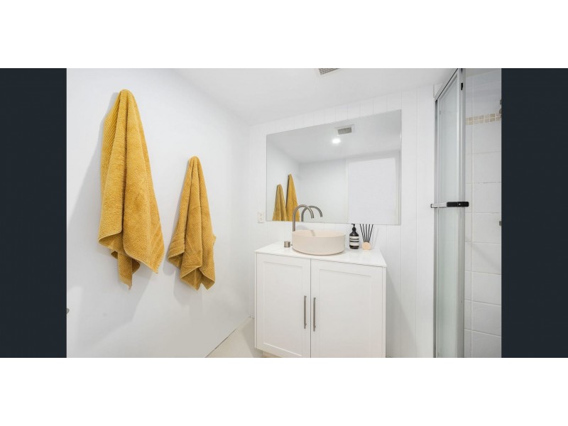 3/1996 Gold Coast Highway, Miami QLD 4220