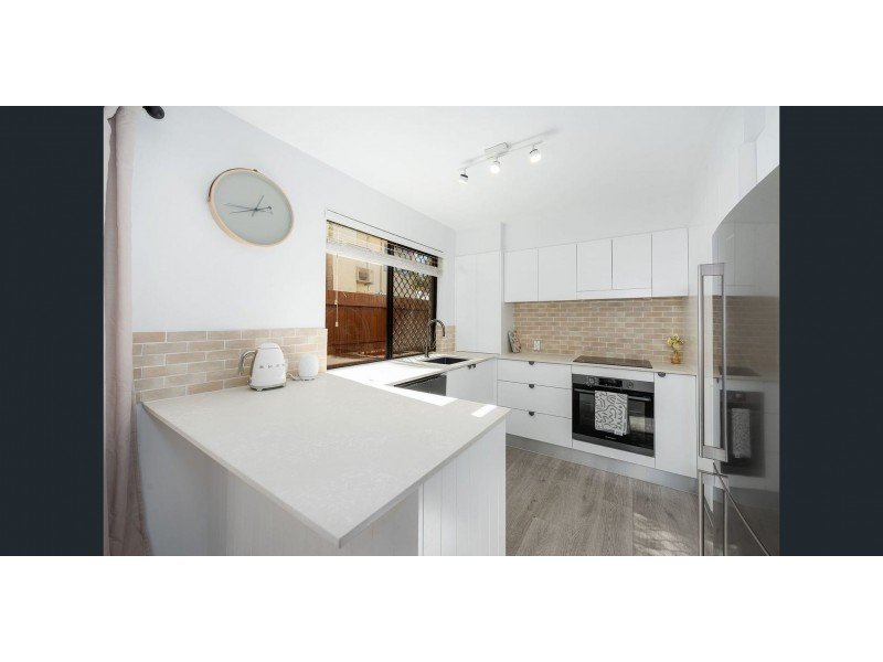 3/1996 Gold Coast Highway, Miami QLD 4220