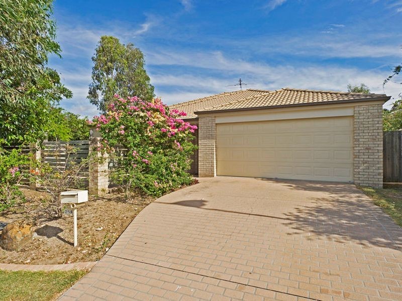 2/16 Redstart Street, Upper Coomera QLD 4209