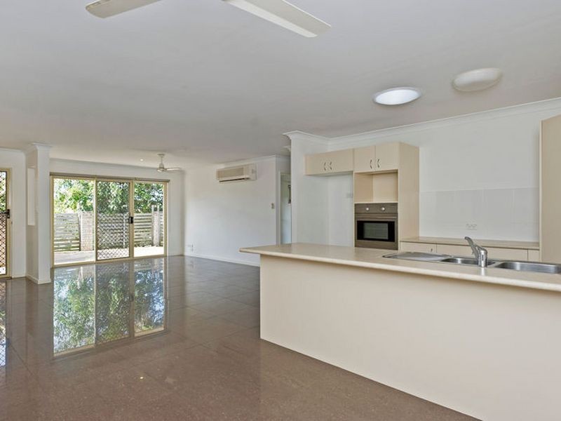 2/16 Redstart Street, Upper Coomera QLD 4209