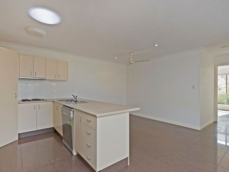 2/16 Redstart Street, Upper Coomera QLD 4209