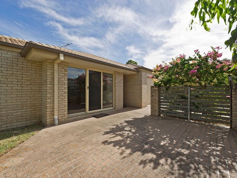 2/16 Redstart Street, Upper Coomera QLD 4209