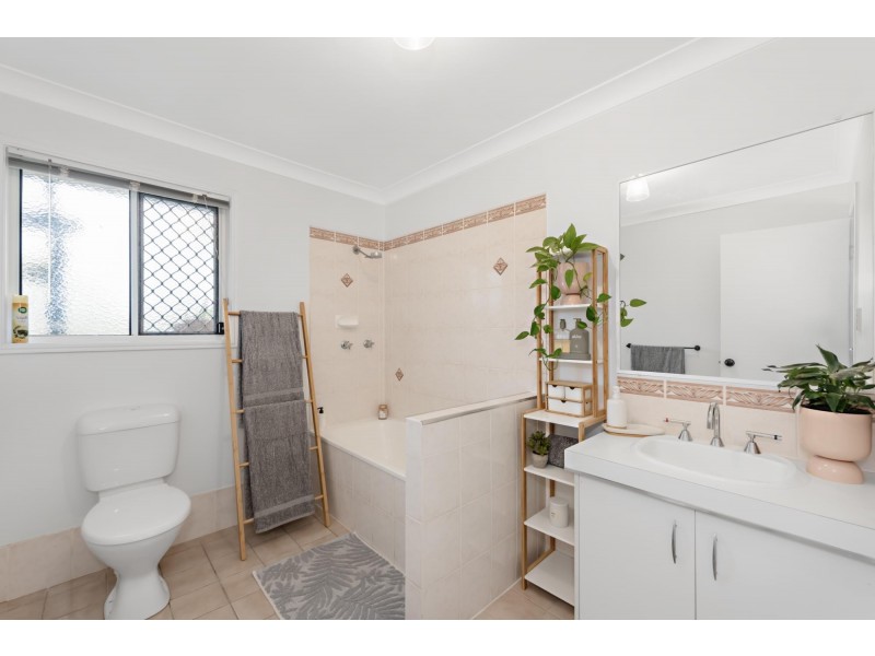 85 Overland  Drive, Edens Landing QLD 4207