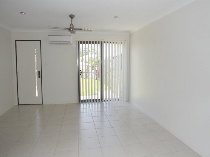 3/2 Tayla Street, Pimpama QLD 4209