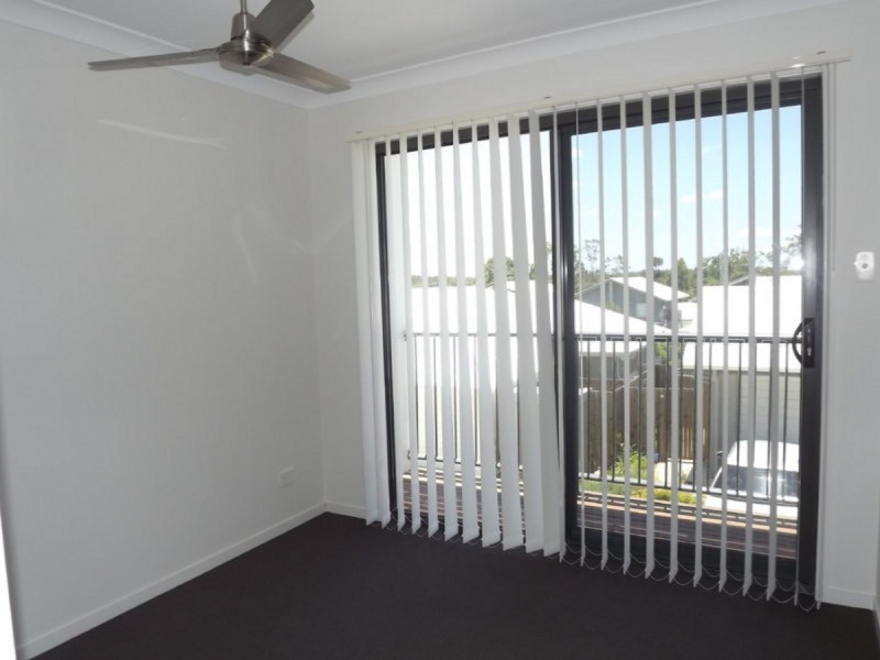 3/2 Tayla Street, Pimpama QLD 4209