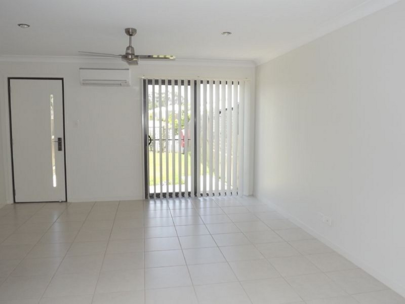 3/2 Tayla Street, Pimpama QLD 4209