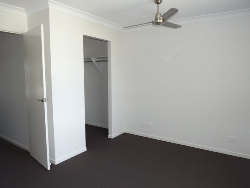 3/2 Tayla Street, Pimpama QLD 4209