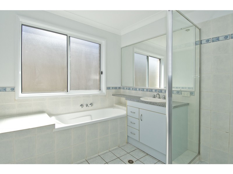 16 Billinghurst Crescent, Upper Coomera QLD 4209