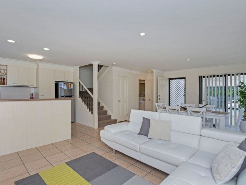 18/2 Tuition Street, Upper Coomera QLD 4209