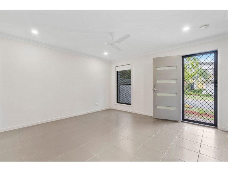 2/4 Cygnus Crescent, Coomera QLD 4209