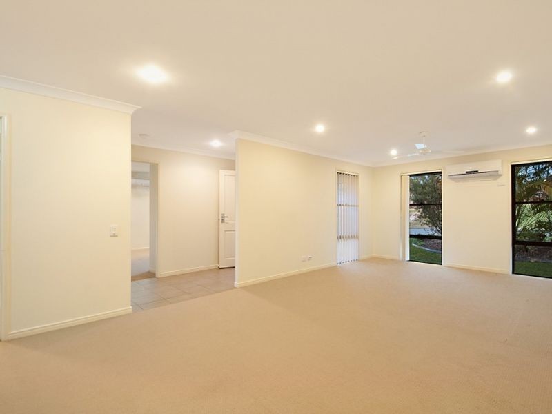 1/2 Armani Avenue, Pimpama QLD 4209