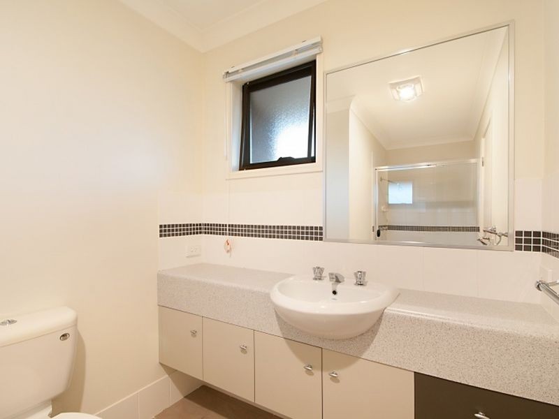 1/2 Armani Avenue, Pimpama QLD 4209