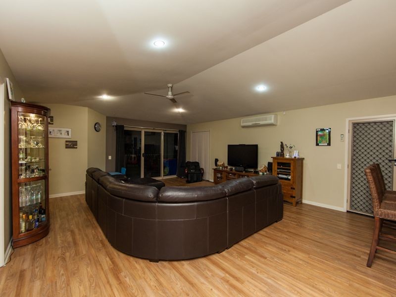 8 River Heights Road, Upper Coomera QLD 4209