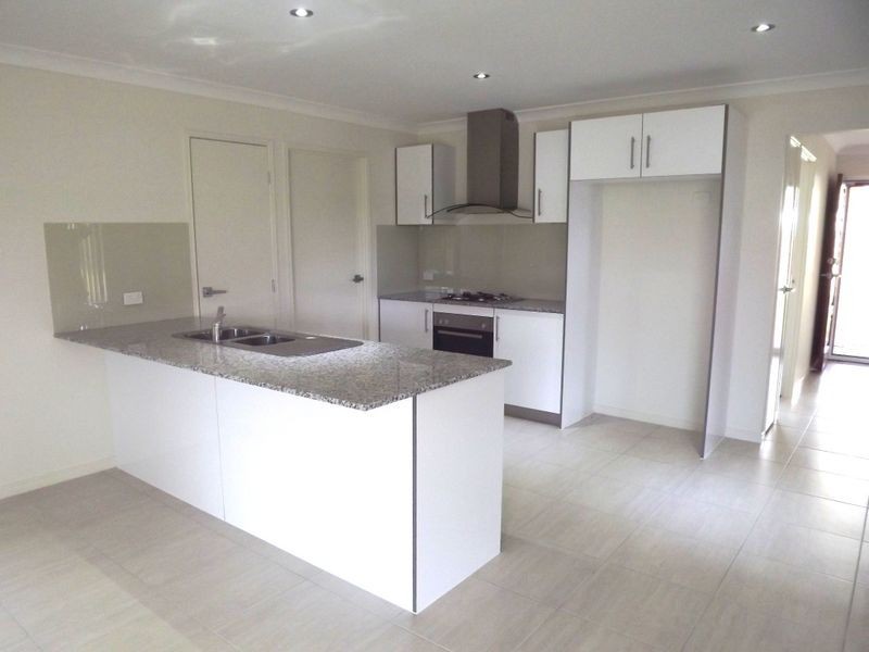 16 Gordon Drive, Upper Coomera QLD 4209