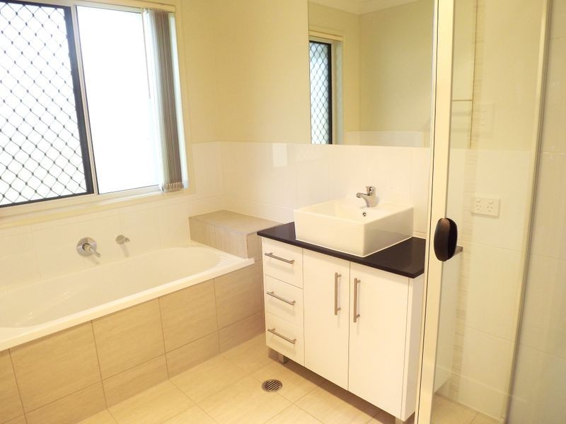 16 Gordon Drive, Upper Coomera QLD 4209