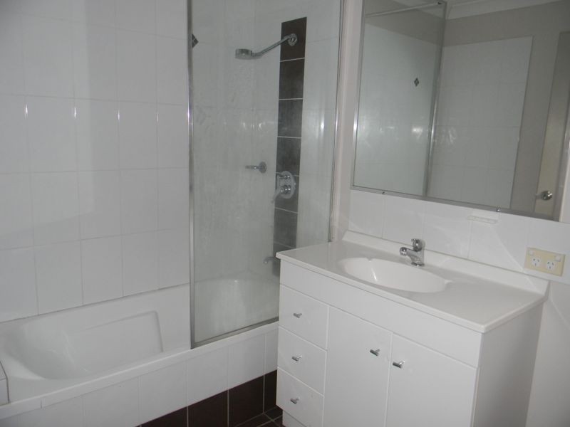 11 136 Pacific Pines Boulevard, Pacific Pines QLD 4211