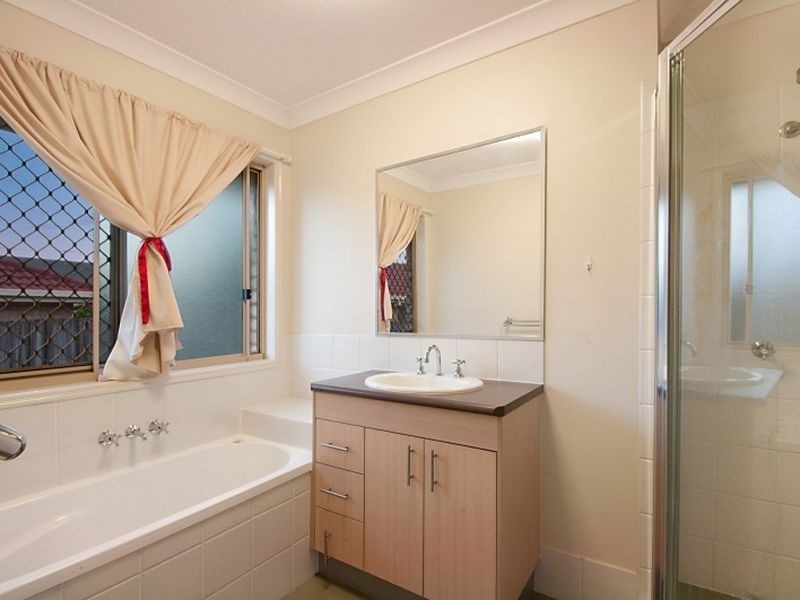 15 Shawnee Crescent, Pimpama QLD 4209
