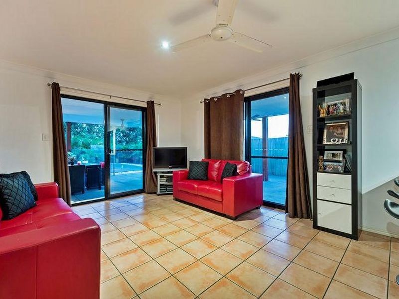 35 Maui Crescent, Oxenford QLD 4210