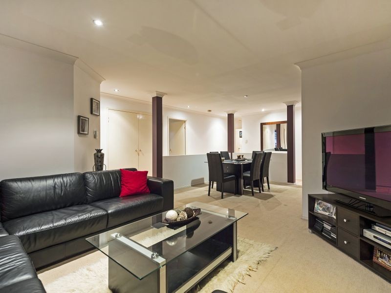 35 Maui Crescent, Oxenford QLD 4210