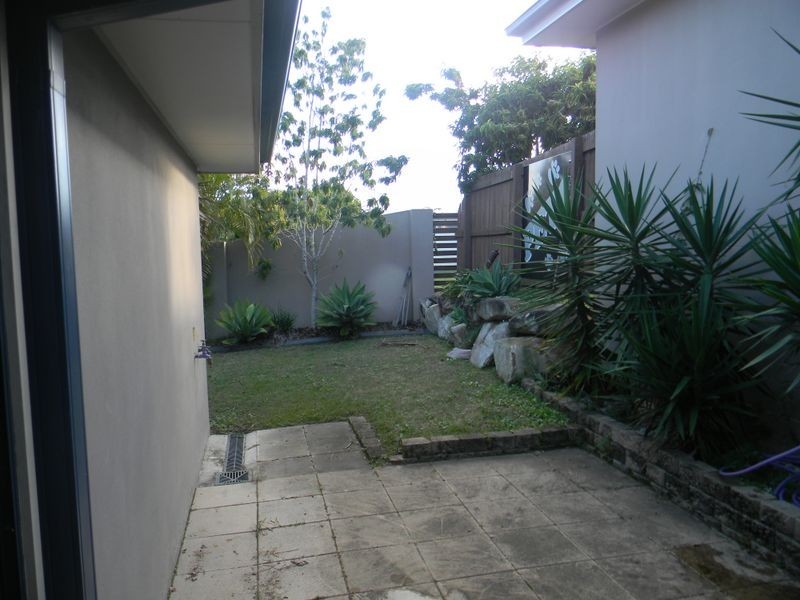 2/10 Livingstone Street, Upper Coomera QLD 4209