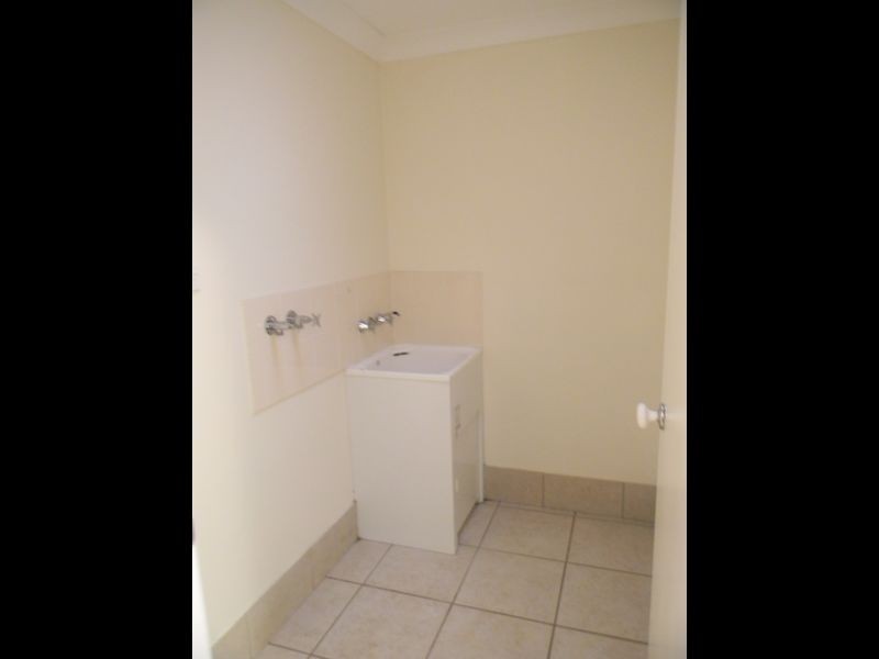 2/10 Livingstone Street, Upper Coomera QLD 4209