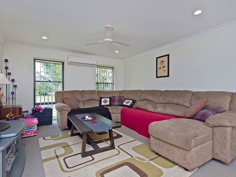 2 Moss Terrace, Pimpama QLD 4209