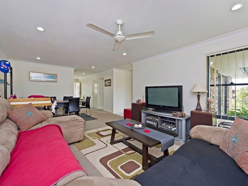 2 Moss Terrace, Pimpama QLD 4209