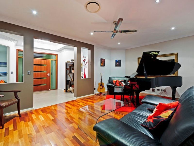 7 Freya Circuit, Coomera Waters QLD 4209