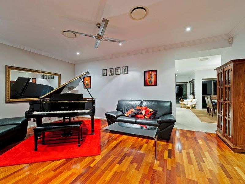 7 Freya Circuit, Coomera Waters QLD 4209
