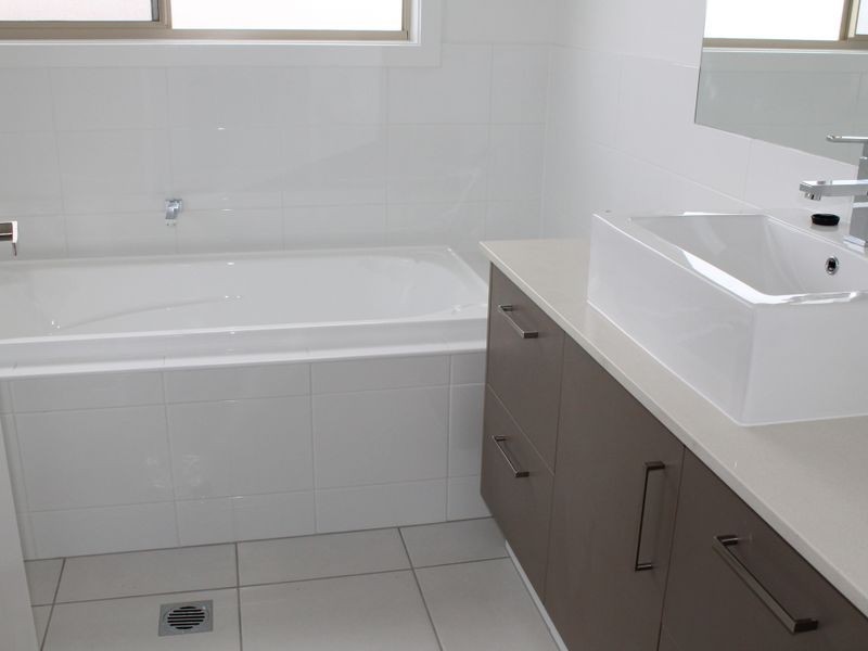 10 Benecia Avenue, Coomera Waters QLD 4209