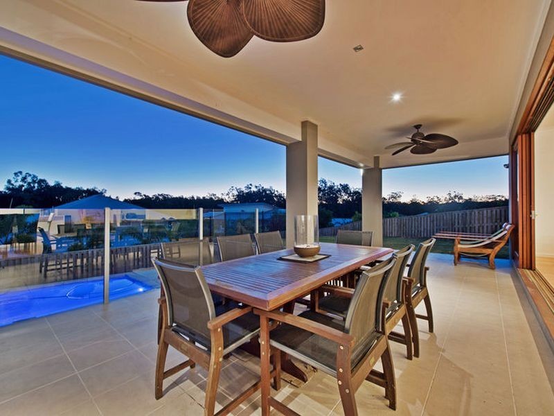 8 Berrimilla Lane, Coomera Waters QLD 4209