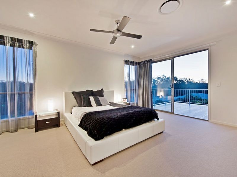 8 Berrimilla Lane, Coomera Waters QLD 4209