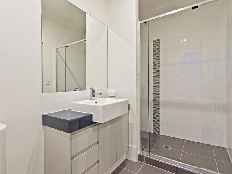 8 Berrimilla Lane, Coomera Waters QLD 4209