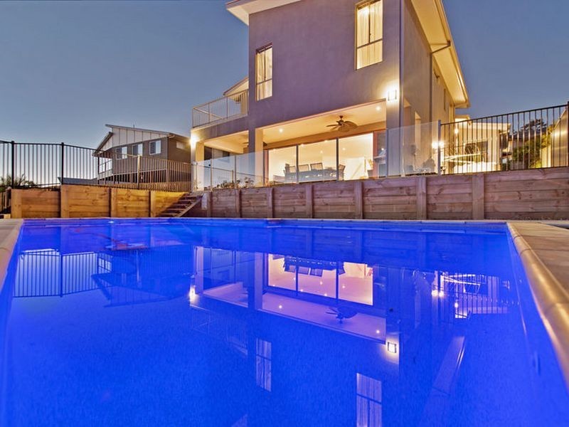 8 Berrimilla Lane, Coomera Waters QLD 4209