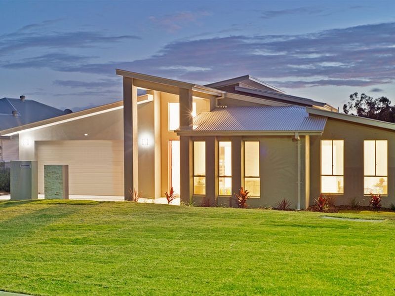 8 Berrimilla Lane, Coomera Waters QLD 4209