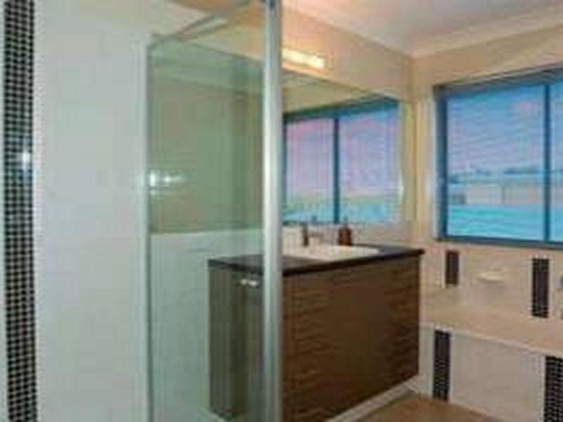 20 Rainlily Cres, Upper Coomera QLD 4209