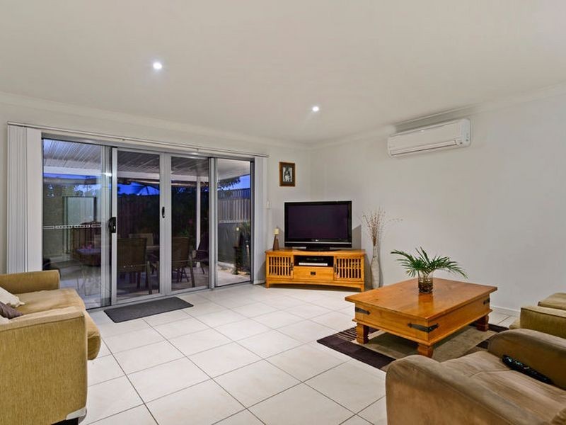 1/64 McAuley Parade, Pacific Pines QLD 4211