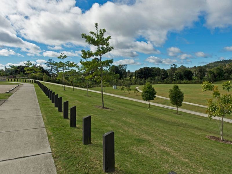 13 Sinclair Street, Upper Coomera QLD 4209