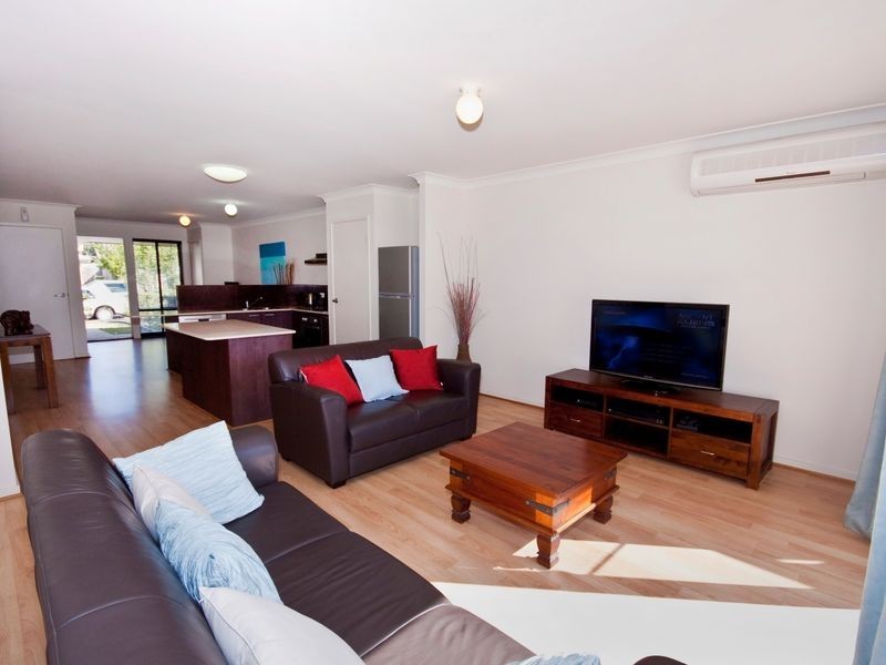 2/39 Blossom Street, Pimpama QLD 4209