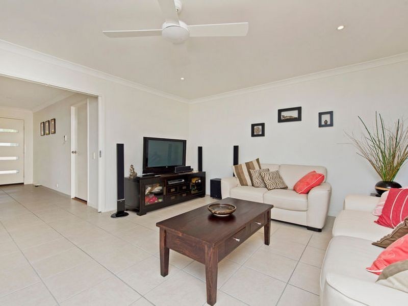 1 Southern Lights Drive, Pimpama QLD 4209