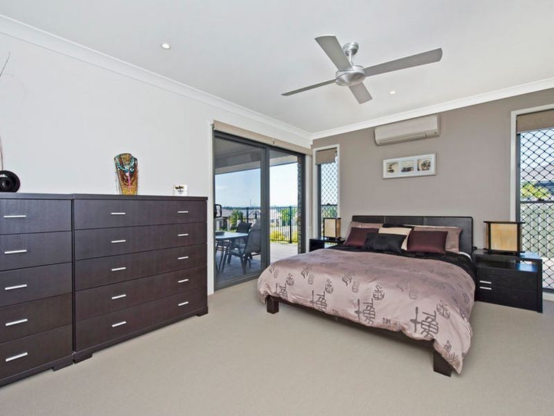 1 Southern Lights Drive, Pimpama QLD 4209