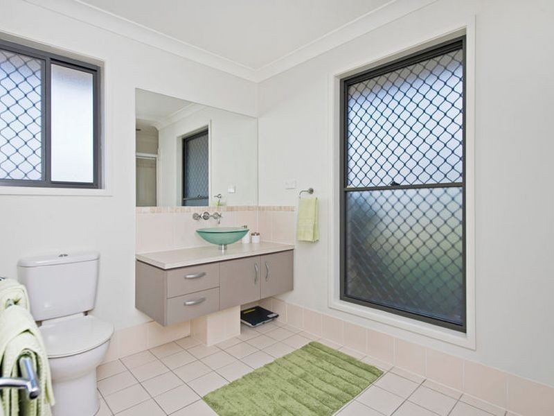 1 Southern Lights Drive, Pimpama QLD 4209