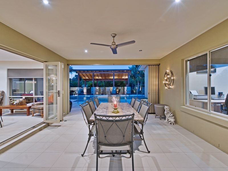 15 Meadow Court, Maudsland QLD 4210